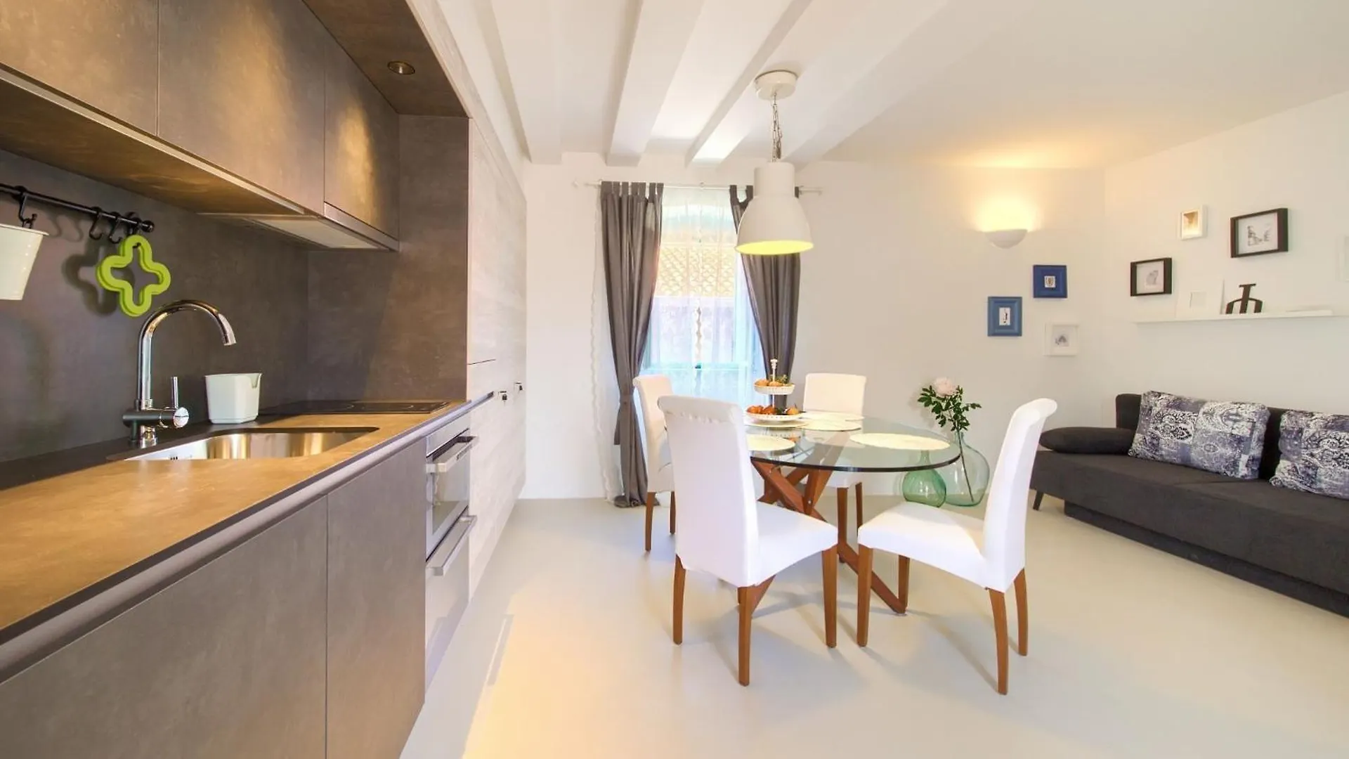 Vibrant And Elegant Downtown Krk Apartments Krk Town