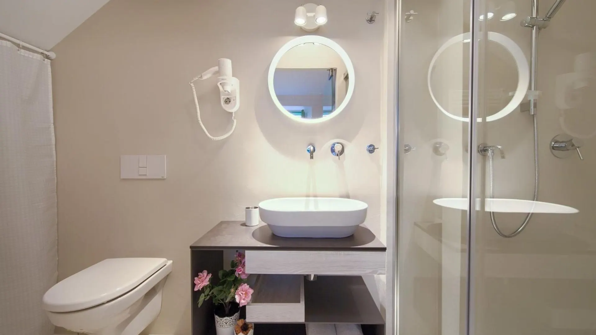 Vibrant And Elegant Downtown Krk Apartments Krk Town